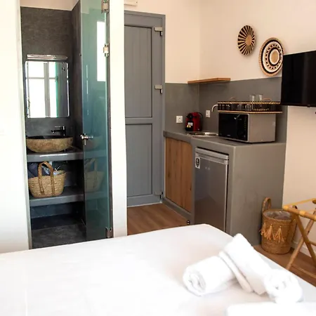 Aidani Luxurious Hotel *